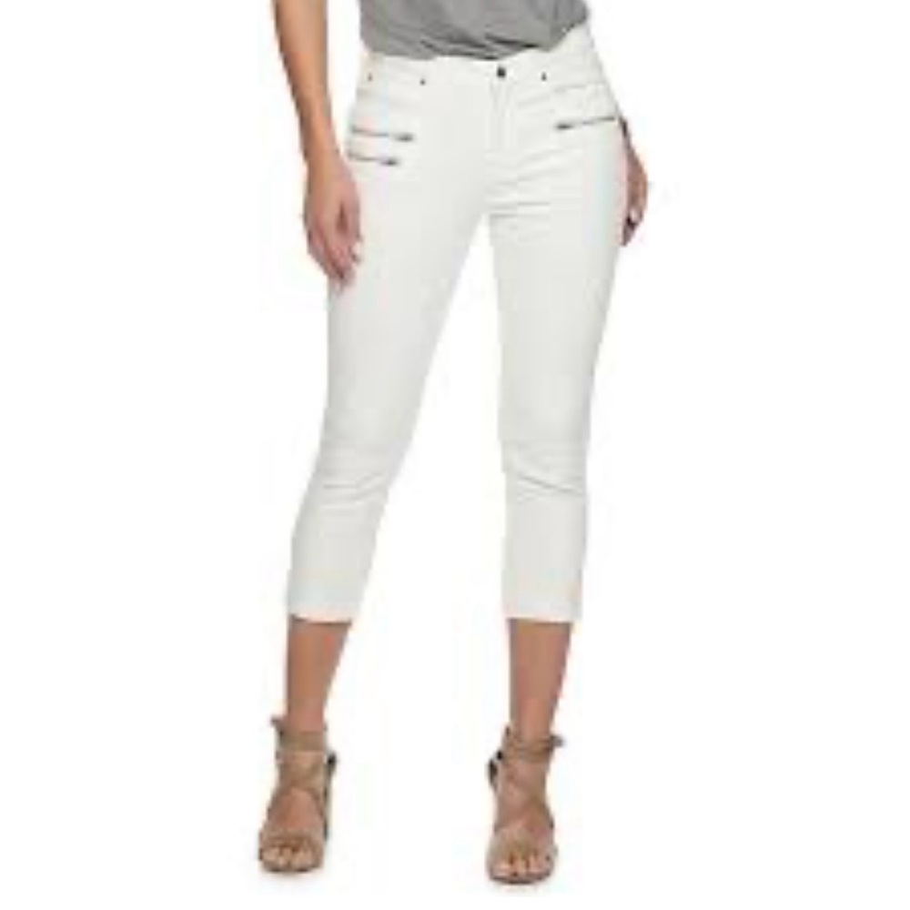 Jennifer Lopez women’s size 8 stretch Capri white denim jeans with zipper accent